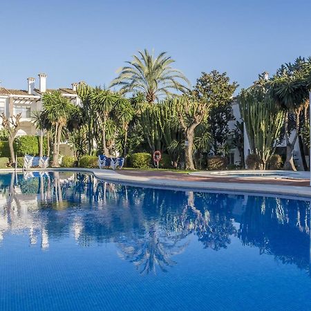 Hb - Comfortable Beachfront Holiday Apartment Estepona Eksteriør bilde