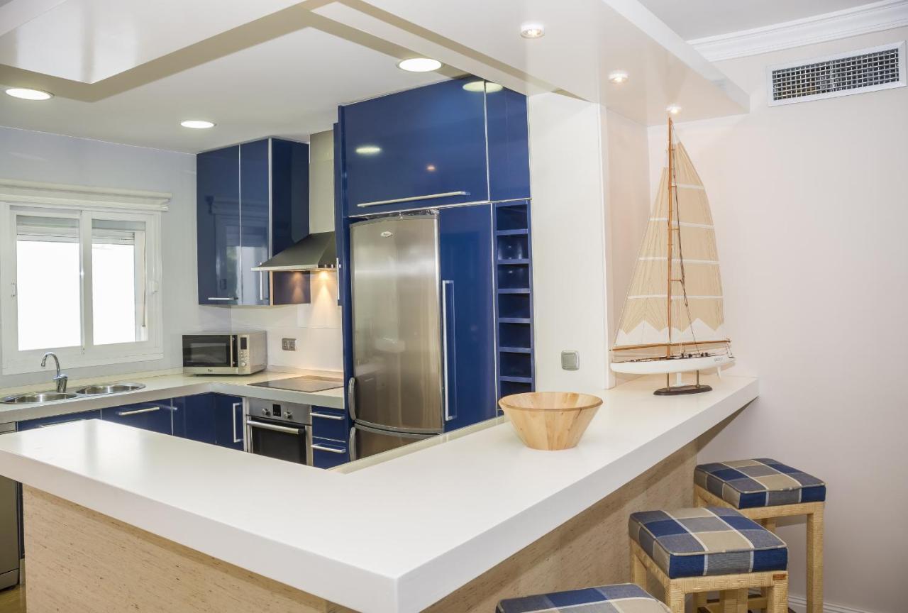 Hb - Comfortable Beachfront Holiday Apartment Estepona Eksteriør bilde