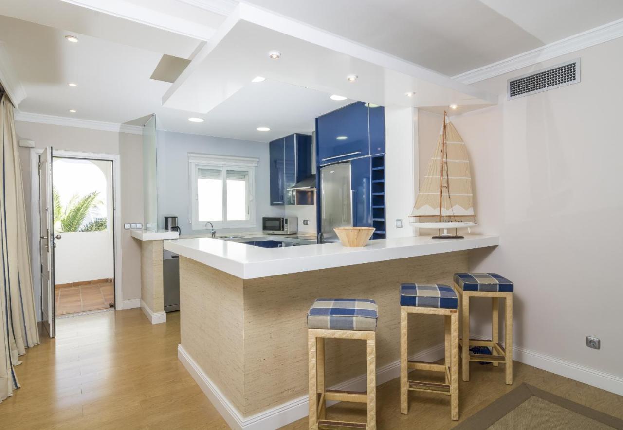 Hb - Comfortable Beachfront Holiday Apartment Estepona Eksteriør bilde