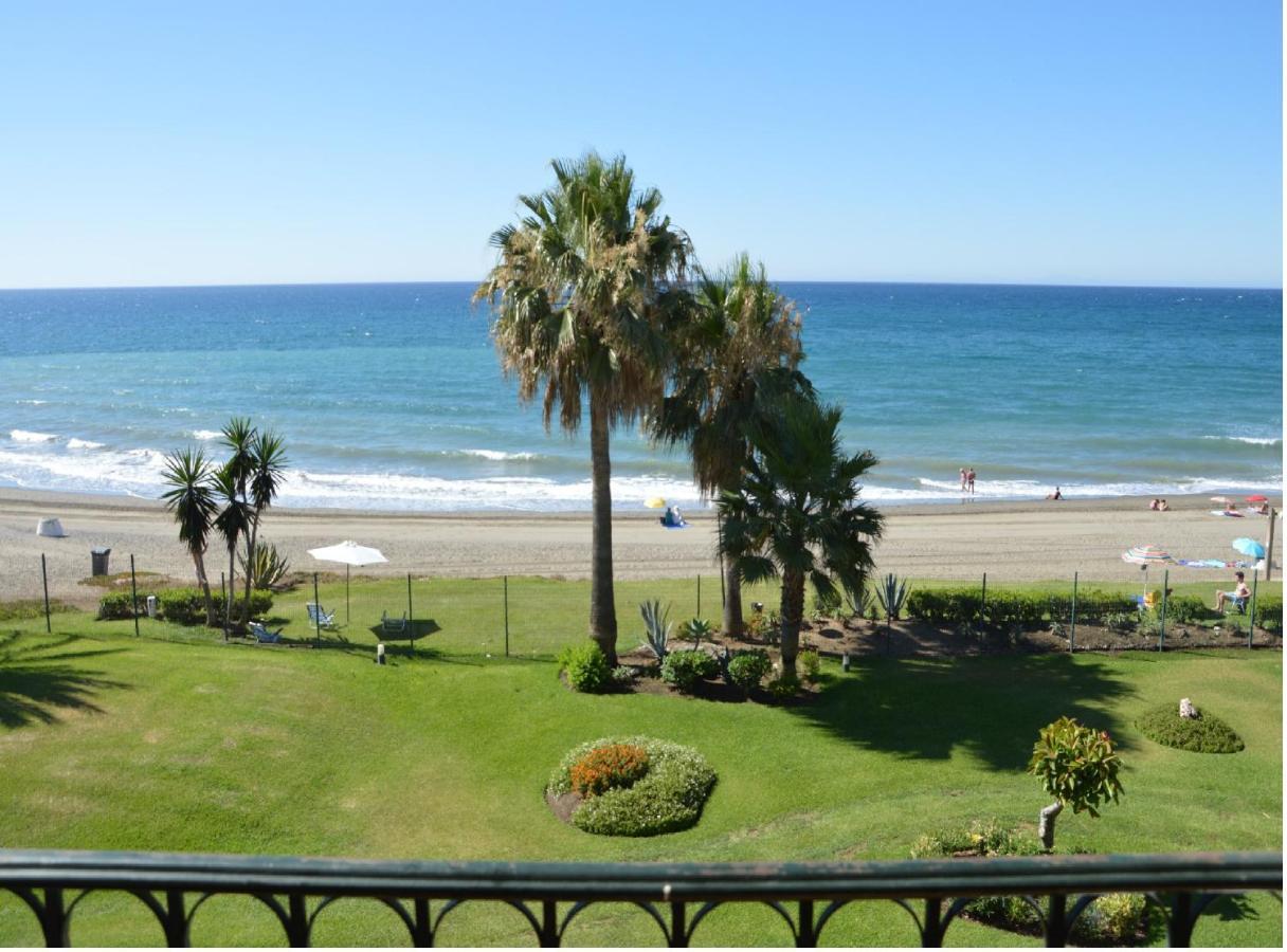 Hb - Comfortable Beachfront Holiday Apartment Estepona Eksteriør bilde