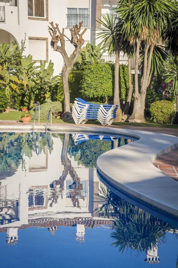 Hb - Comfortable Beachfront Holiday Apartment Estepona Eksteriør bilde